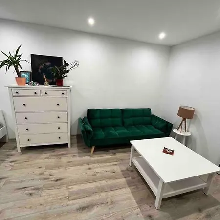Апартаменты Right Next To The Center And Aupark