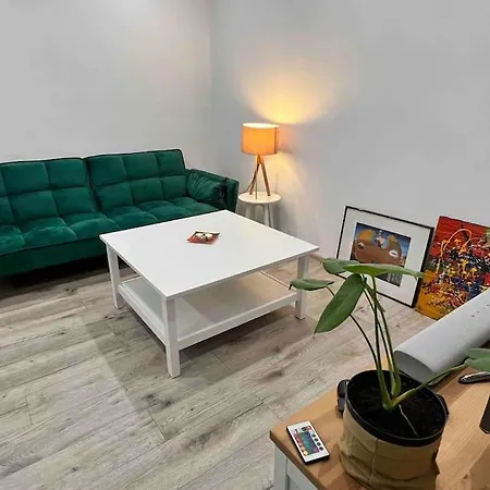 Апартаменты Right Next To The Center And Aupark